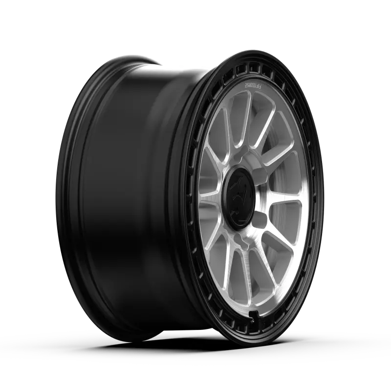 Fifteen52 Range Hd 17X8.5 6X135 0Mm Et 87.1Mm Center Bore Machined Clear/Gloss Black Wheel 1