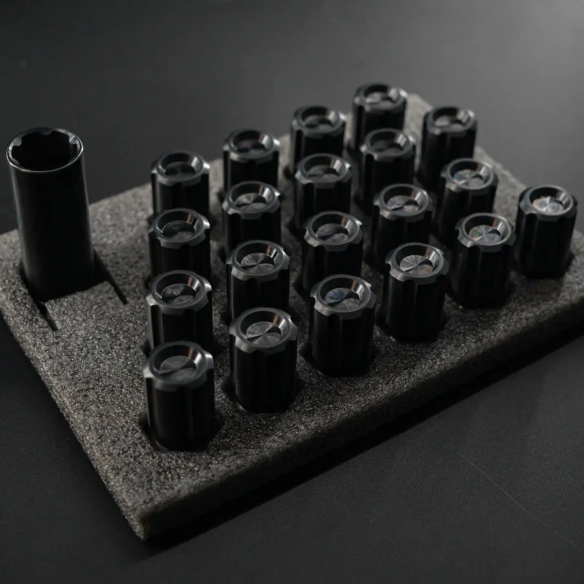 M14×1.5 Mm Titanium Closed Gr5 Black Anti Theft Wheel Lug Nuts Set (Pack Of 24Pcs) 1