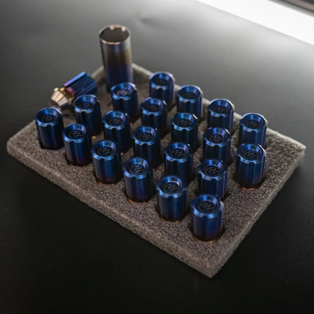 M14×1.5 Mm Titanium Closed Gr5 Burned Gold Anti Theft Wheel Lug Nuts Set With Logo (Pack Of 24Pcs) 1
